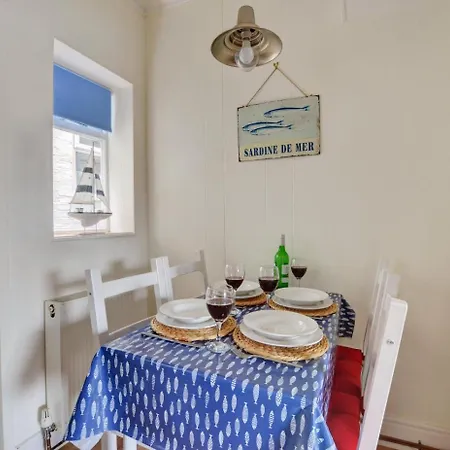 Holiday home 2 Bed In Oc-w069 *