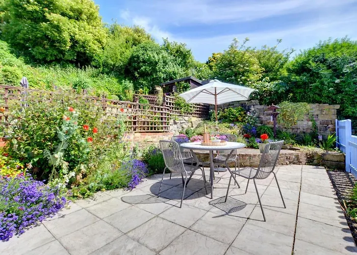 2 Bed In Oc-w069 * Whitby